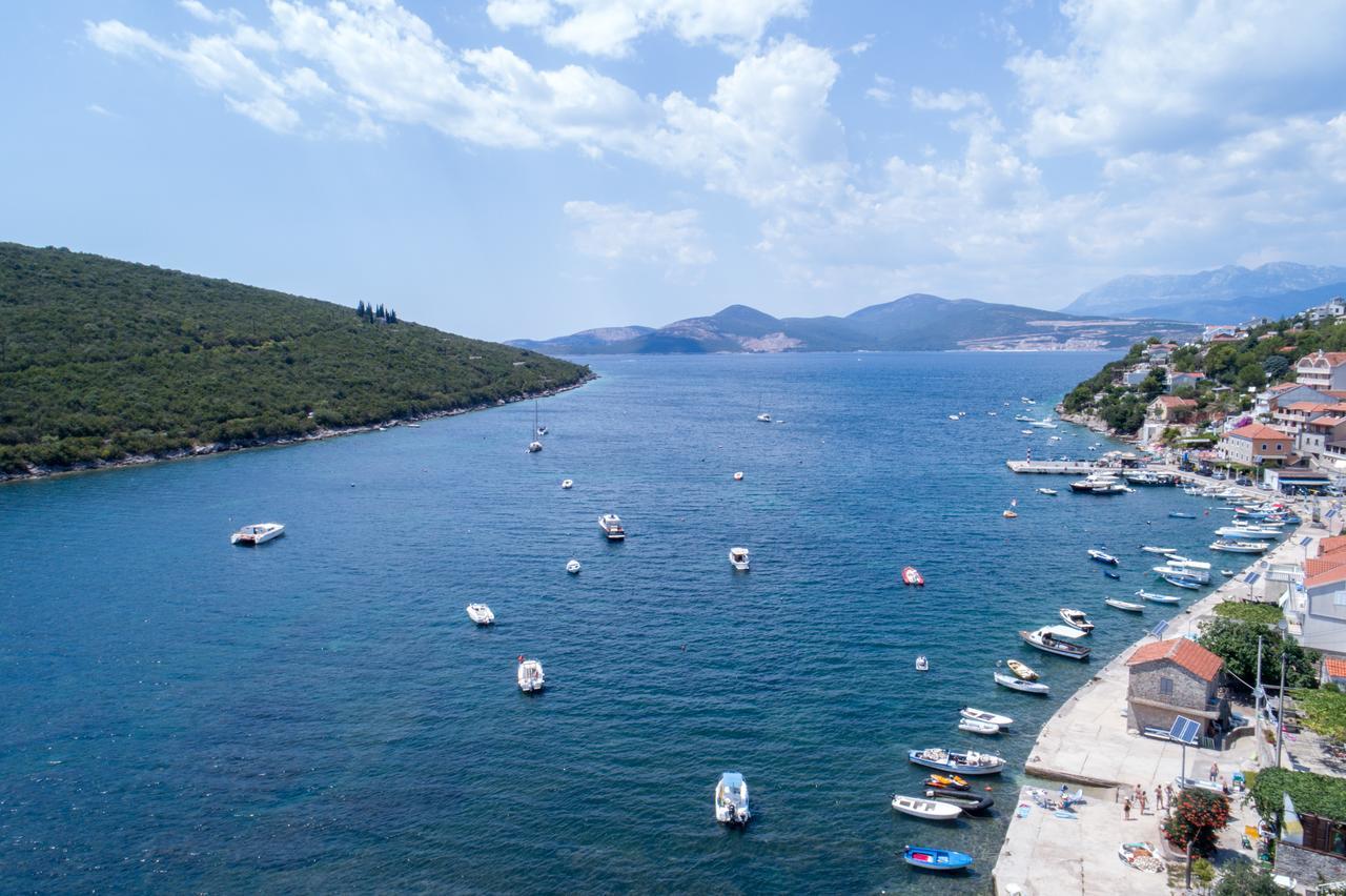 Villa San Apartments Tivat Exteriér fotografie