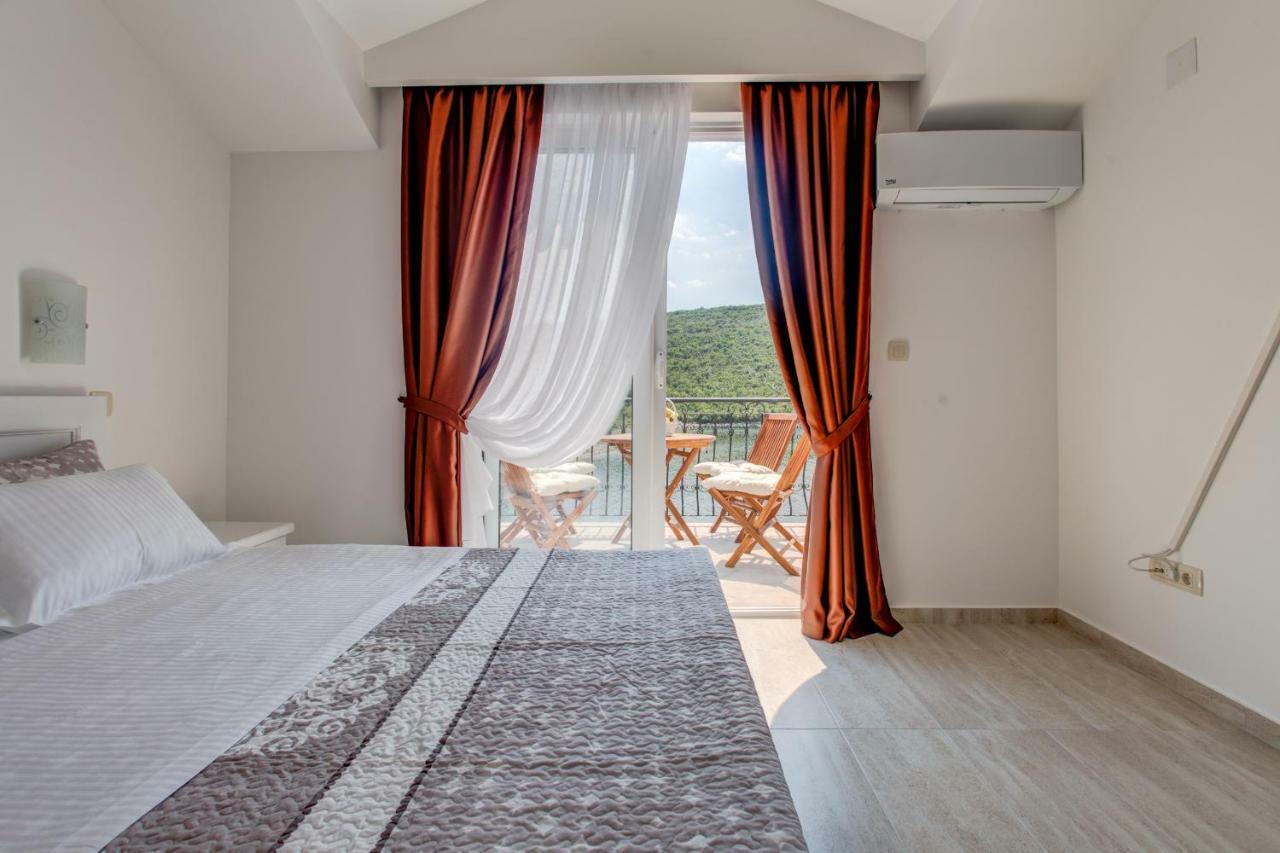 Villa San Apartments Tivat Exteriér fotografie