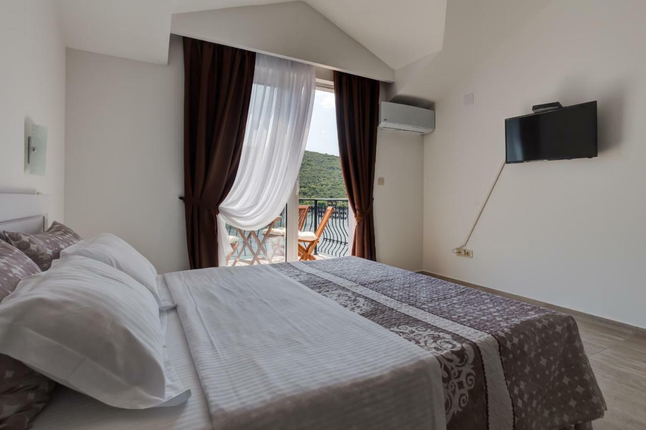 Villa San Apartments Tivat Exteriér fotografie
