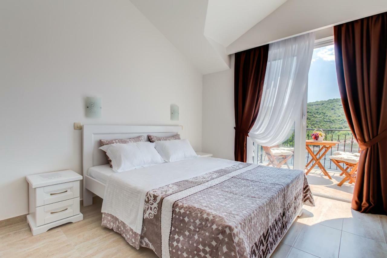 Villa San Apartments Tivat Exteriér fotografie