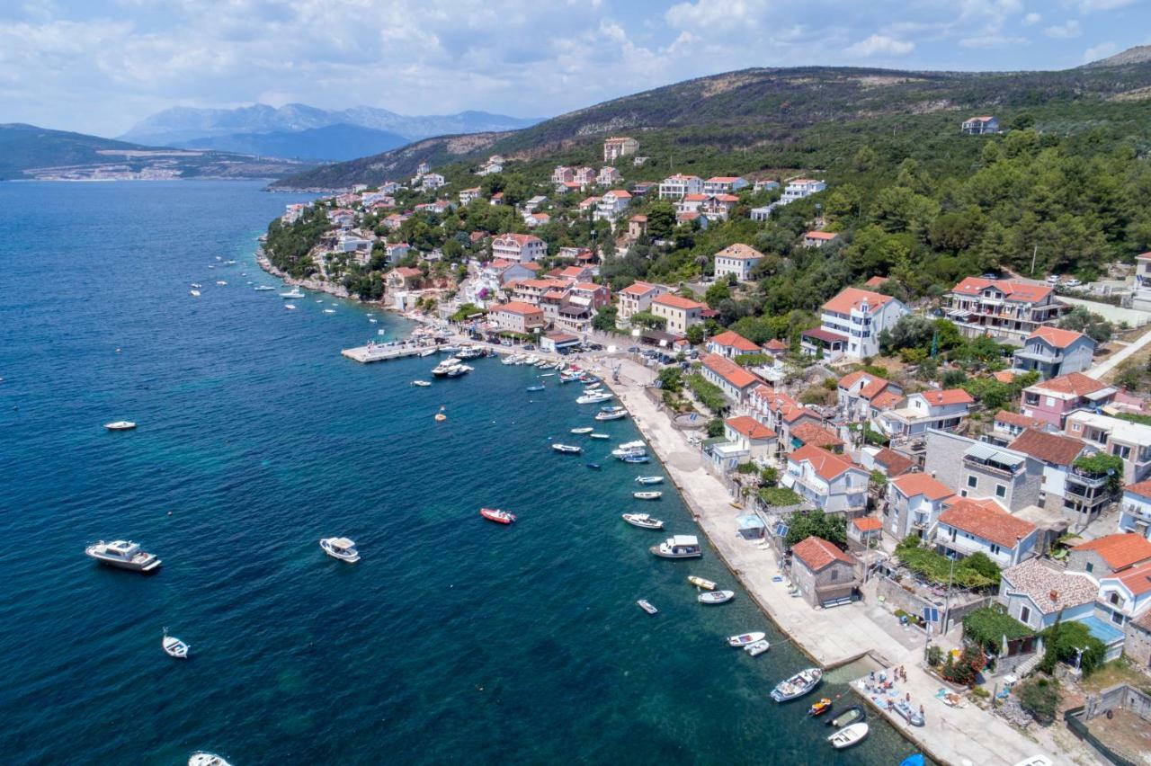 Villa San Apartments Tivat Exteriér fotografie